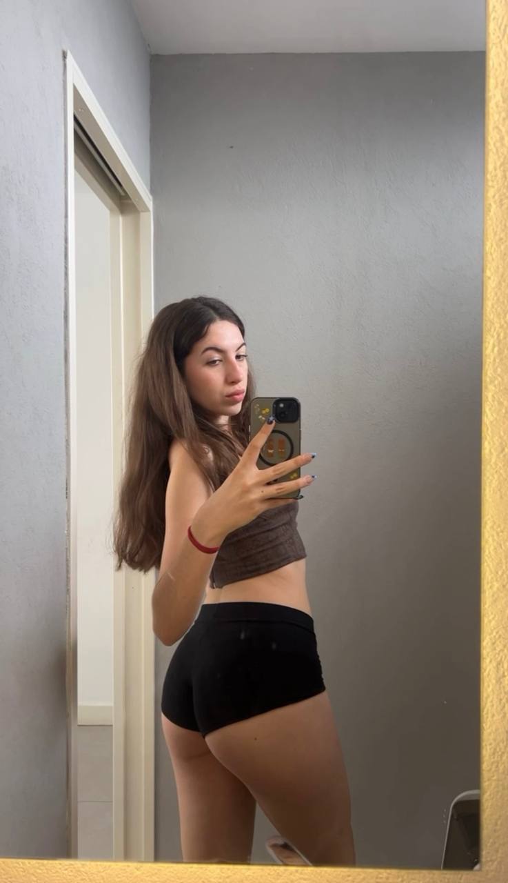 Amber in her underwear in Sialkot