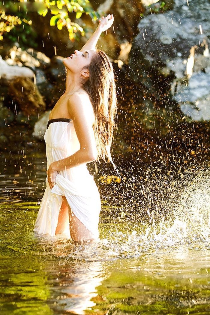 Marie Avgeropoulos in Sialkot