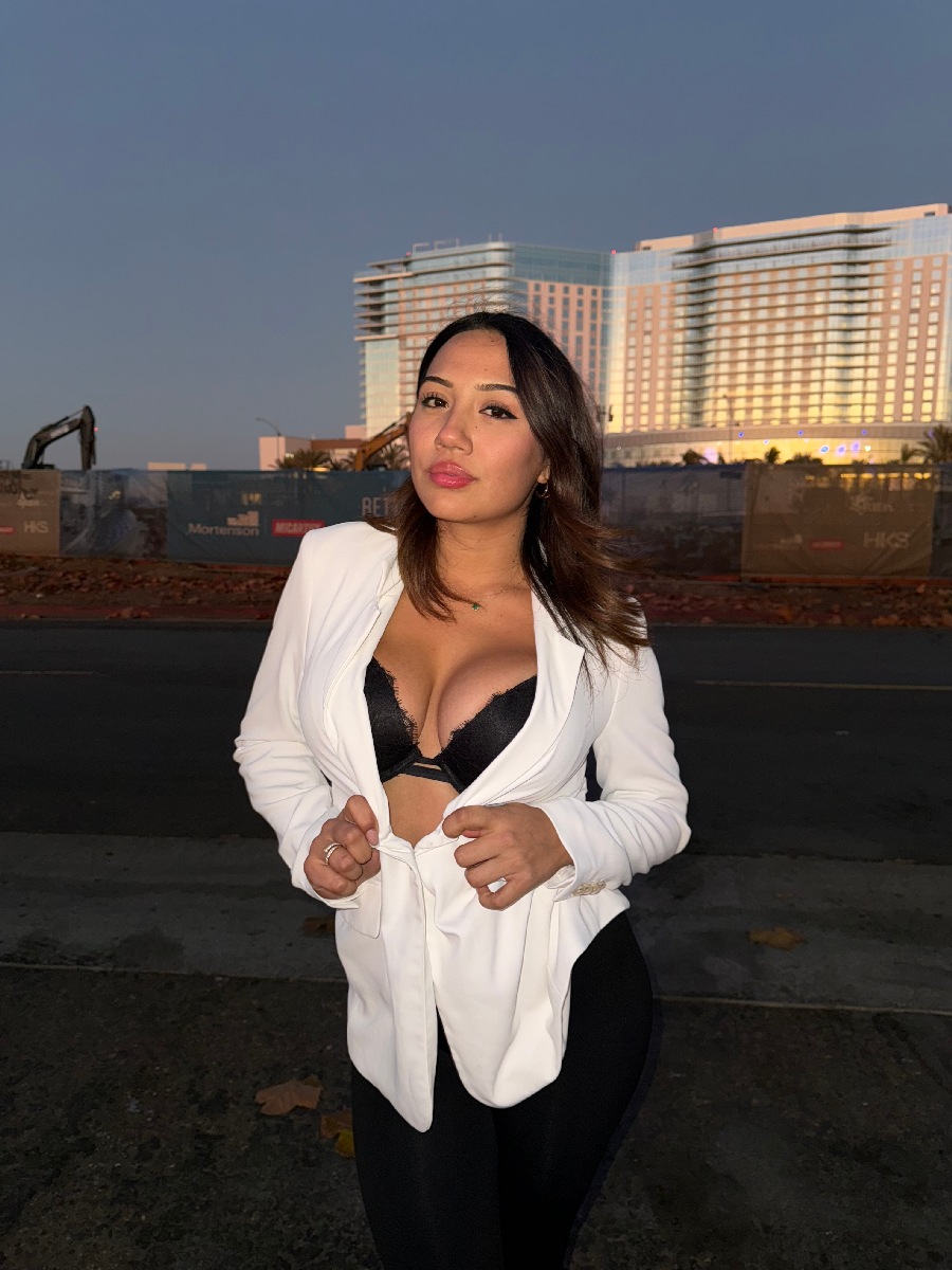 Take a pause and enjoy Ali Cruz — streaming from Sialkot