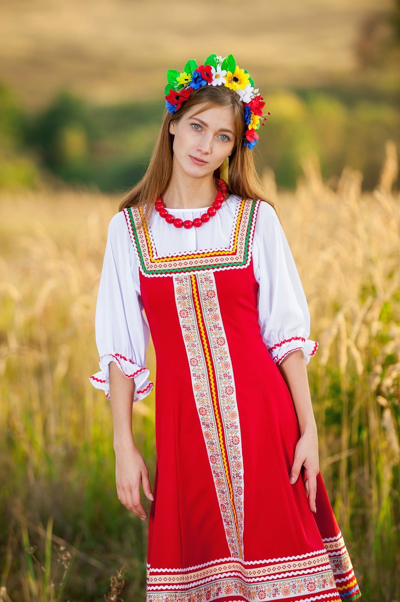 Women in Slavic costumes in Sialkot