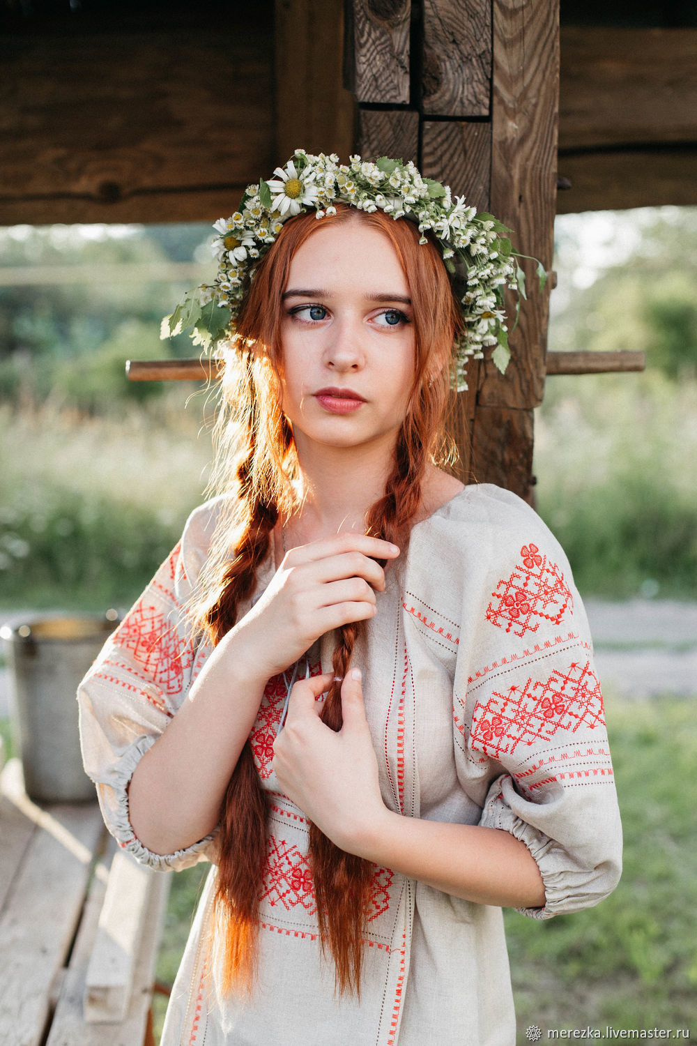 Girls in Slavic costumes in Sialkot