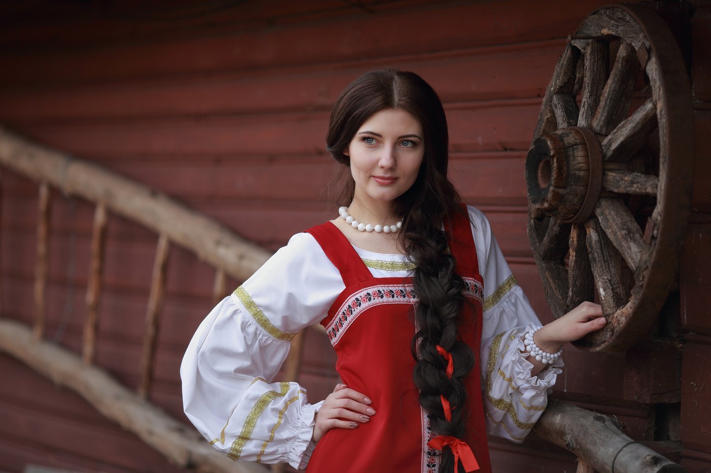 Girls in Slavic costumes in Sialkot