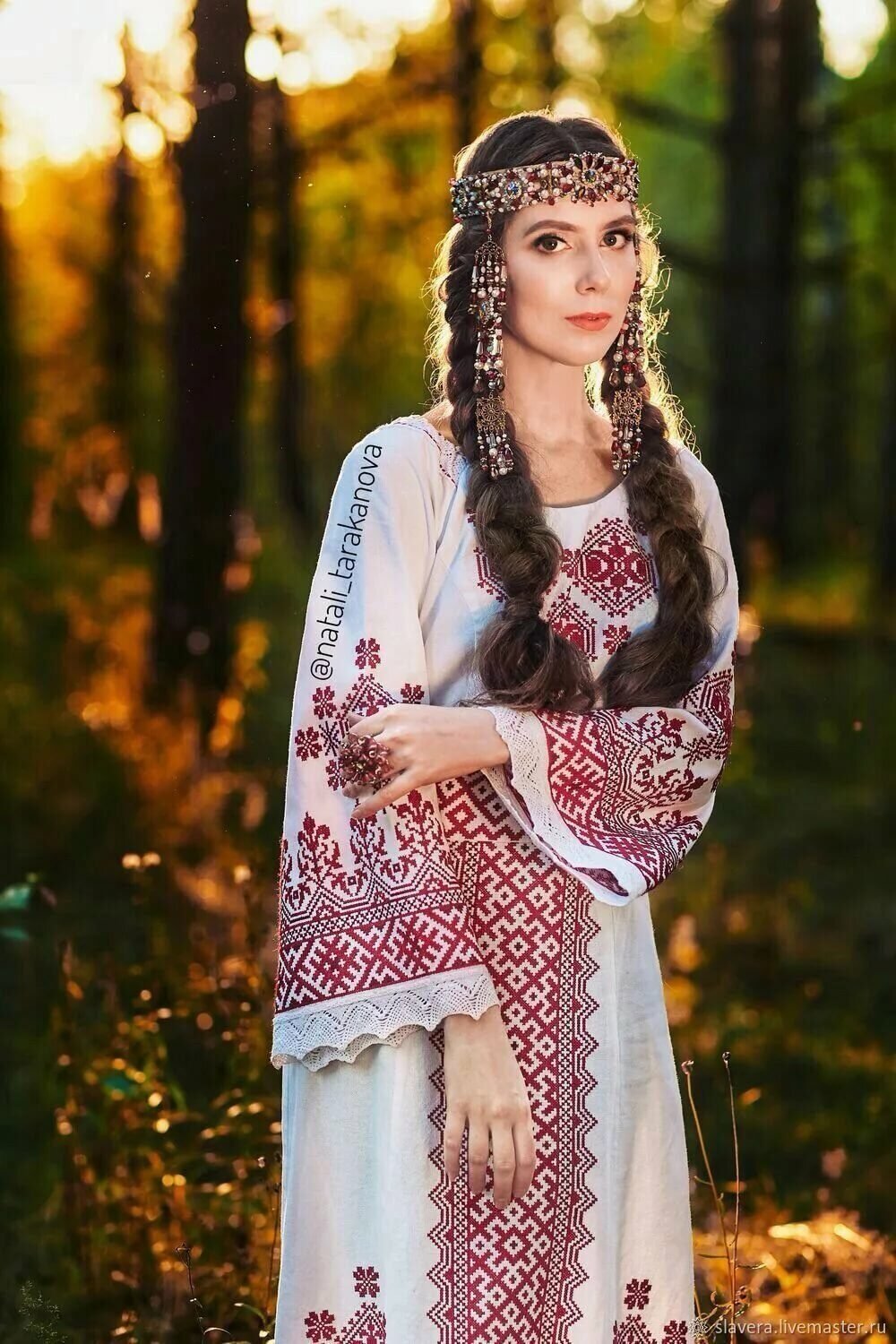 Girls in Slavic costumes in Sialkot
