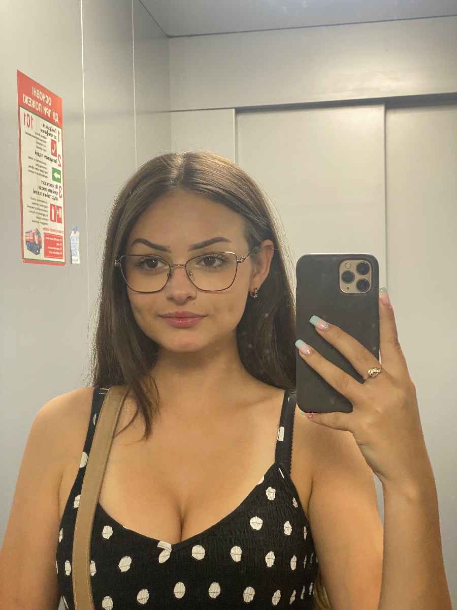 Sexy model Stacy in Sialkot